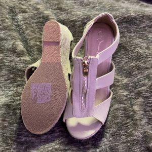 They’re new without tags, only tried on.